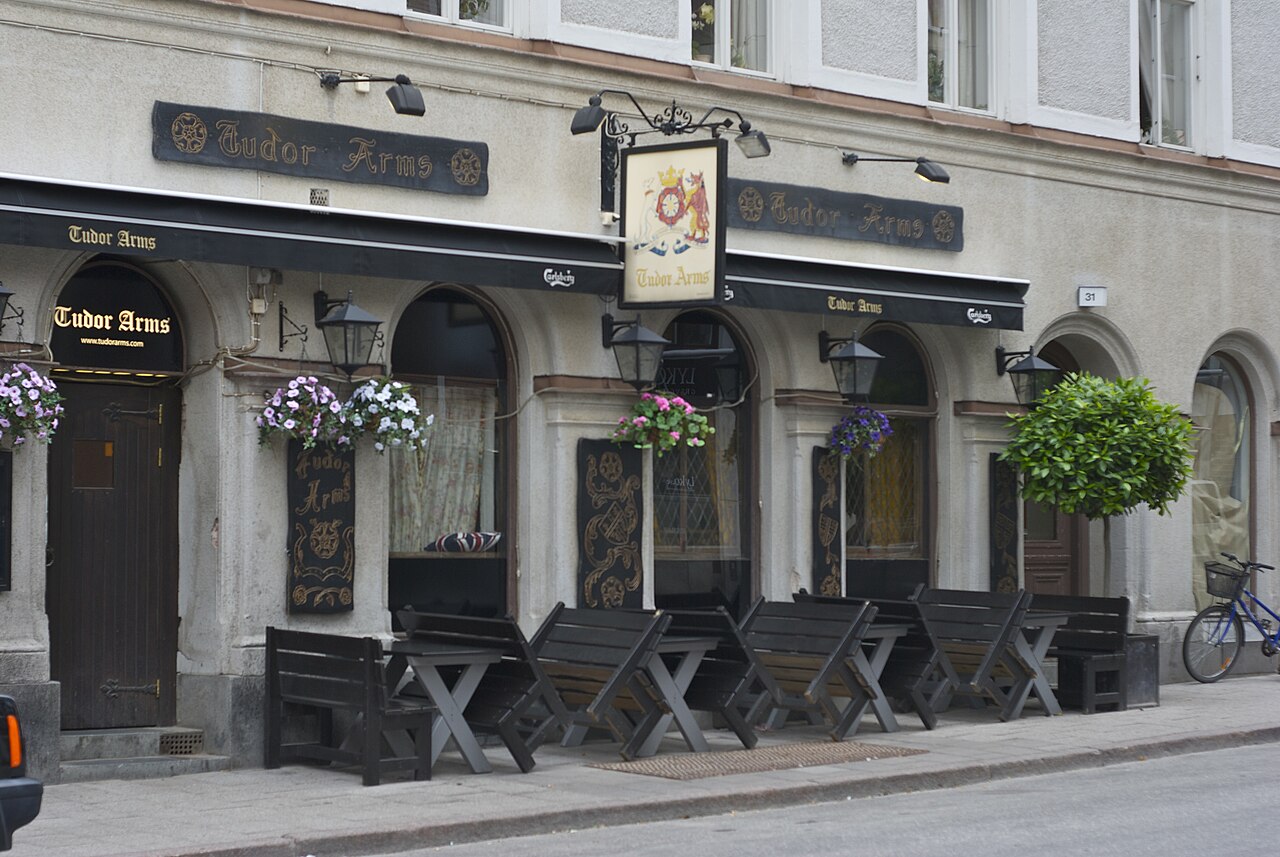 Tudor Arms